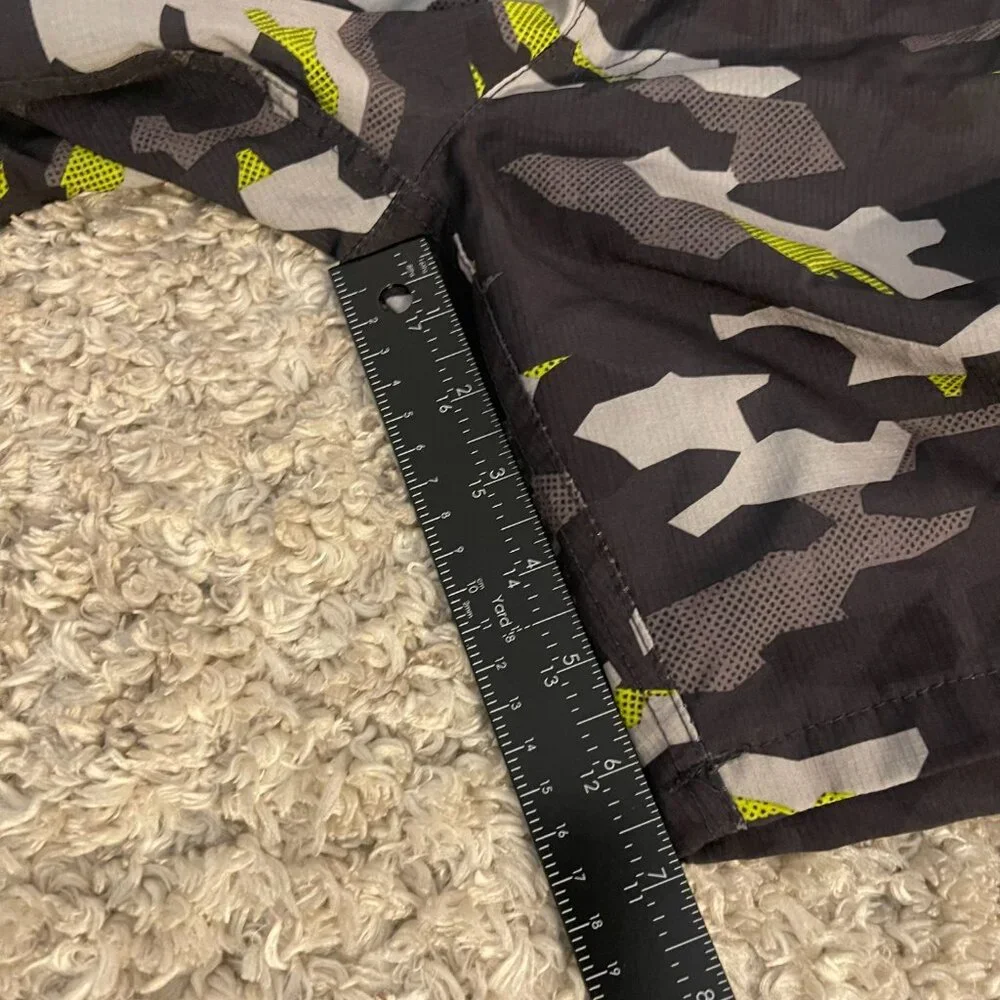 Eddie Bauer Boys Camo Swim Trunks S 7/8 NWOT - Picture 4 of 8